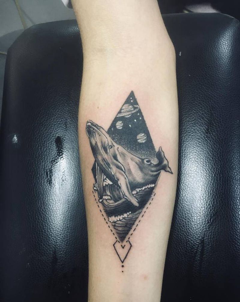 鲸鱼纹身图片_手部纹身图案