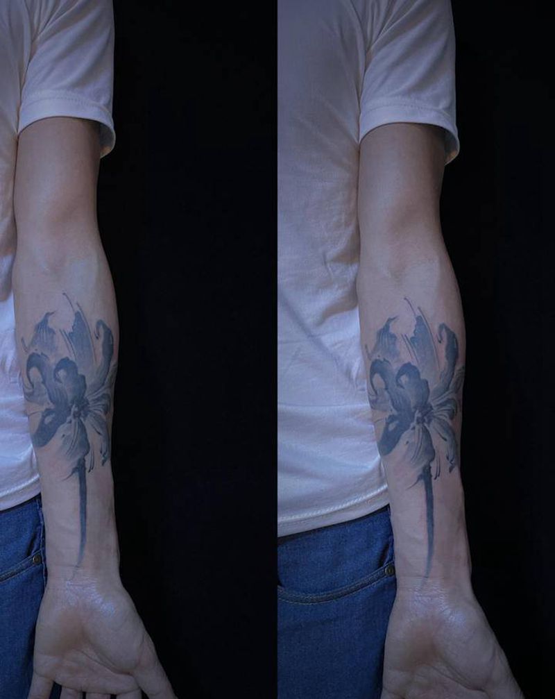 彼岸花纹身图片_手臂手部水墨纹身图案