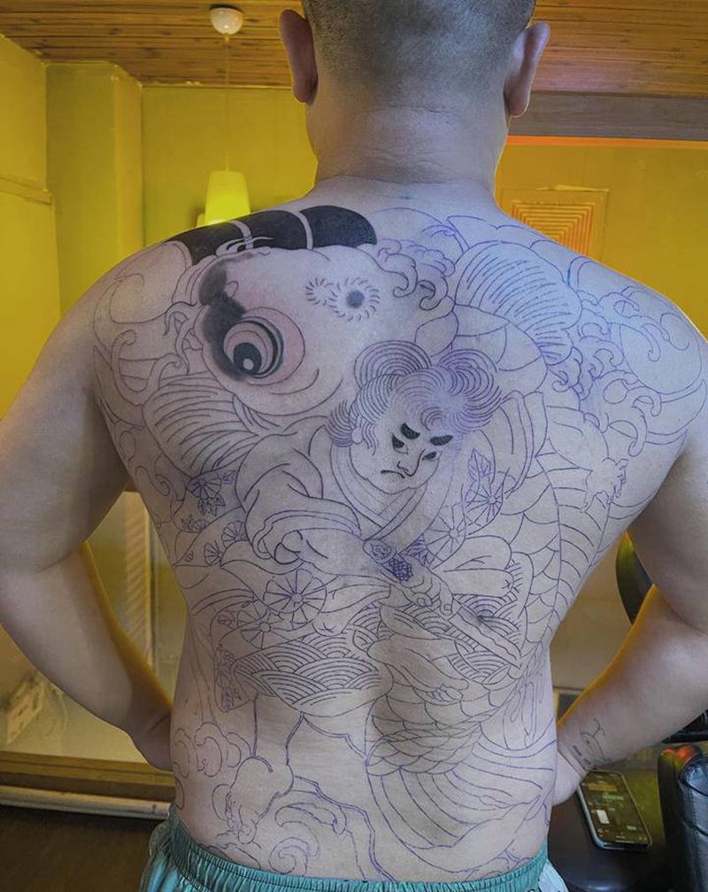 鬼若丸治鲤  待续纹身图片_背部臀部Old School纹身图案