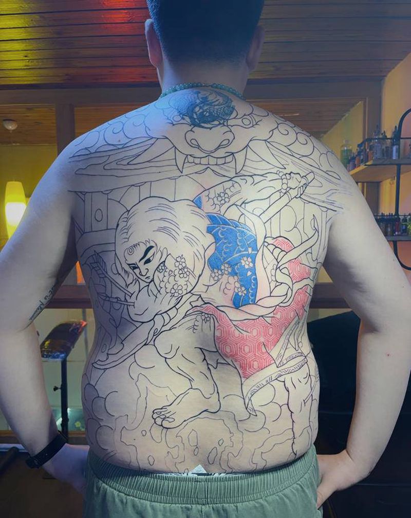 第二回合。 恢复后继续纹身图片_背部腰部老传统纹身图案