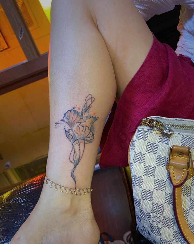 今日纹身图片_腿部脚部水墨纹身图案