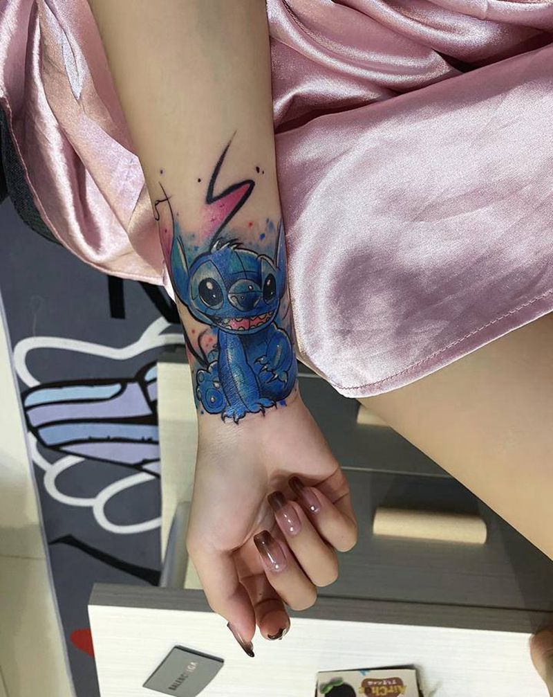 史迪仔  遮盖纹身图片_手部手臂水彩纹身图案