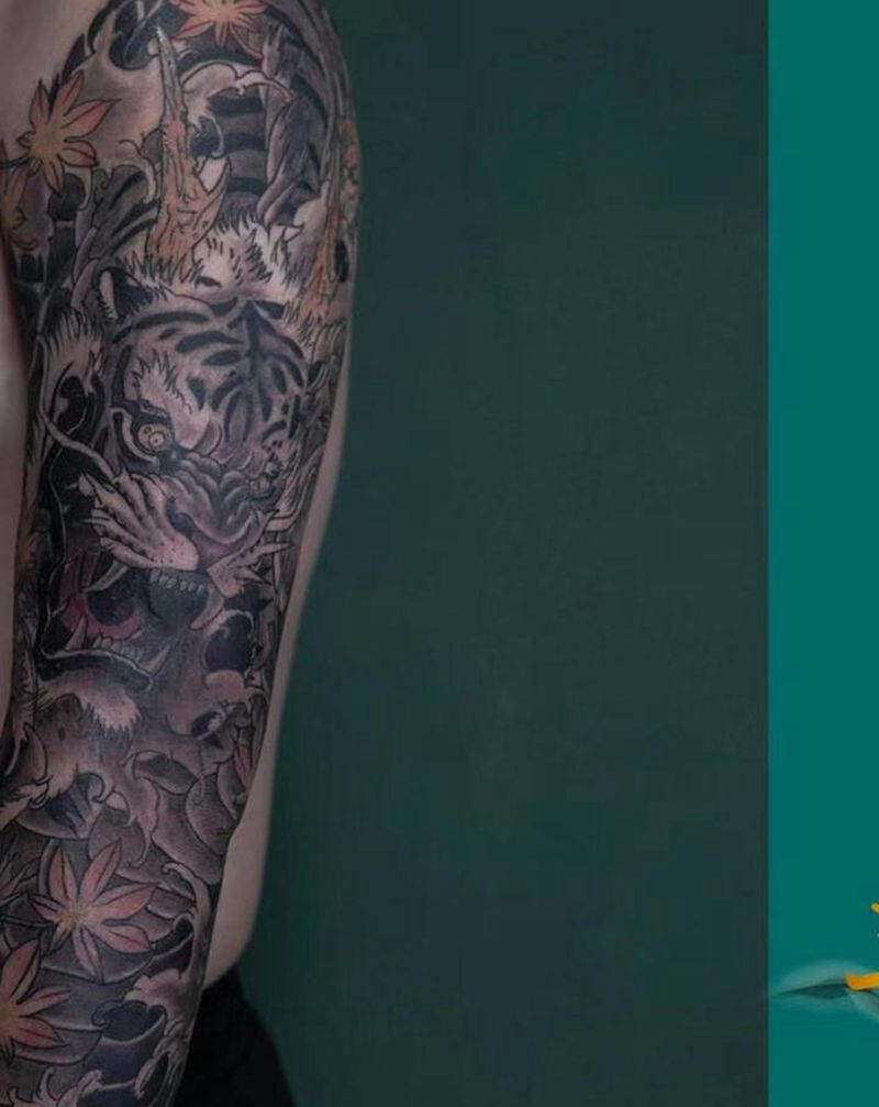 老虎花臂纹身图片_手臂纹身图案