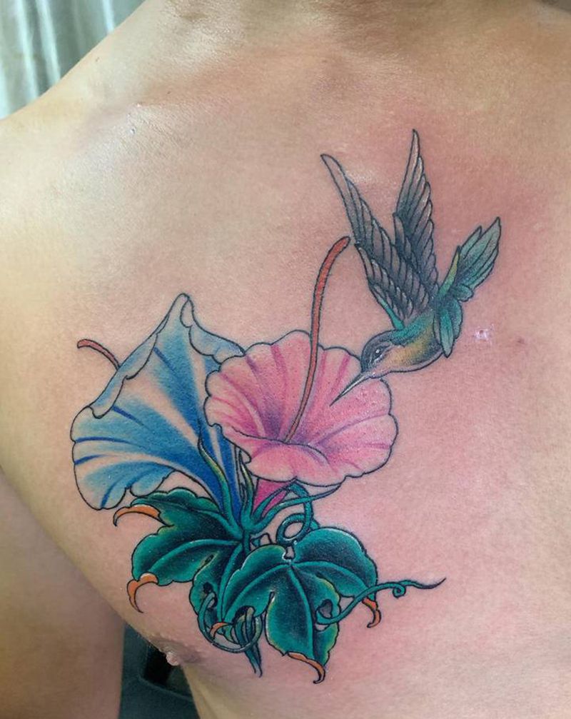 喇叭花纹身图片_胸部肩部老传统水彩纹身图案