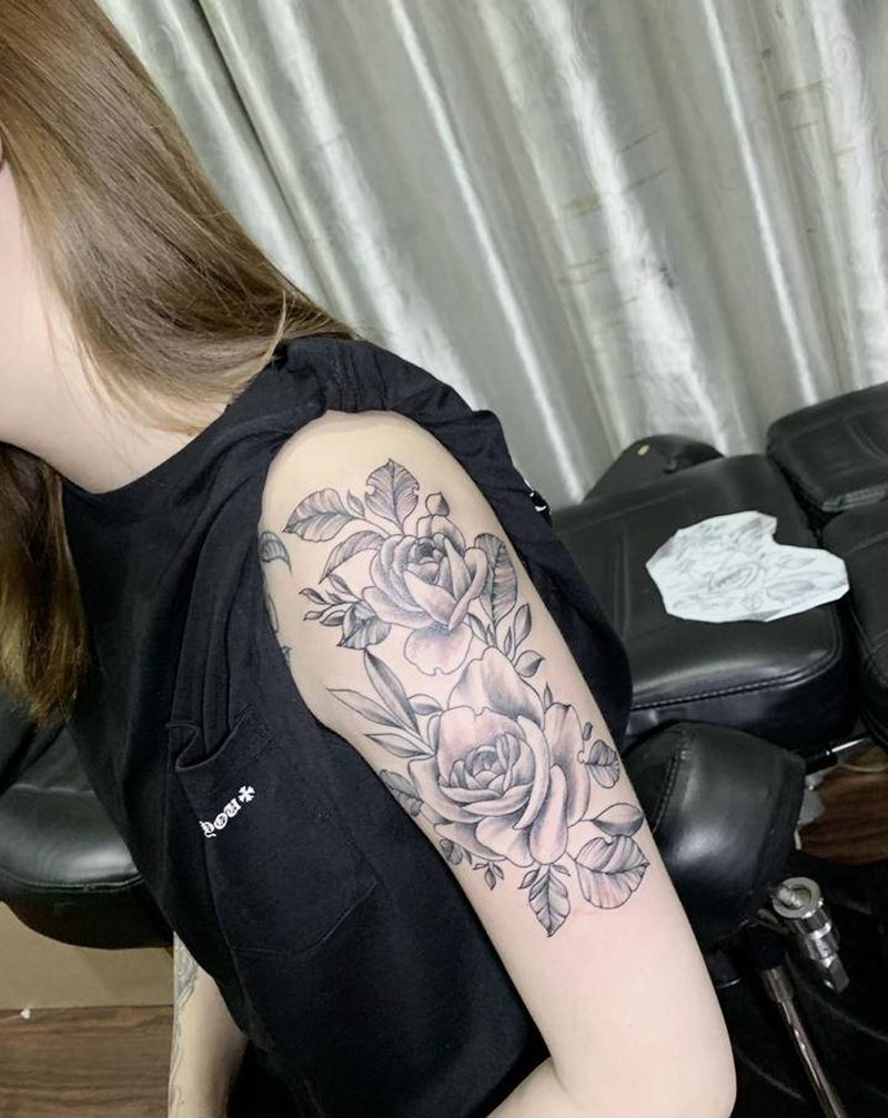 玫瑰花纹身图片_手臂手部Old School新传统纹身图案