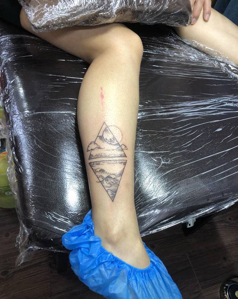 小情侣图案纹身图片_腿部点刺几何纹身图案