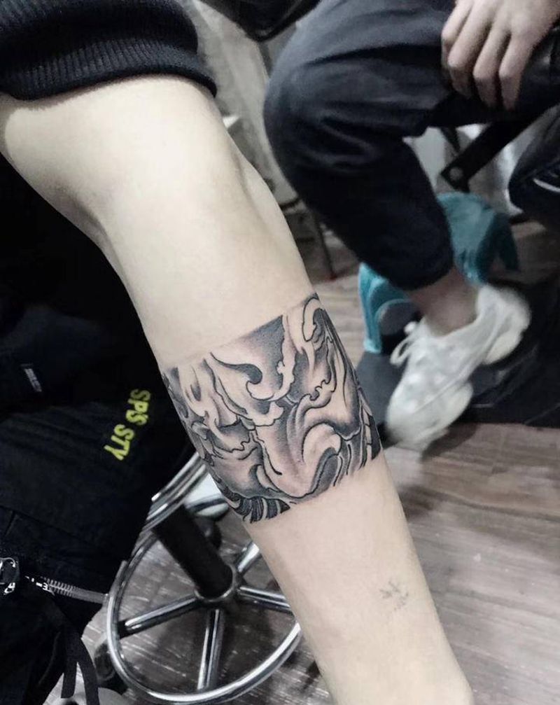 般诺臂环纹身图片_手臂手部老传统新传统纹身图案