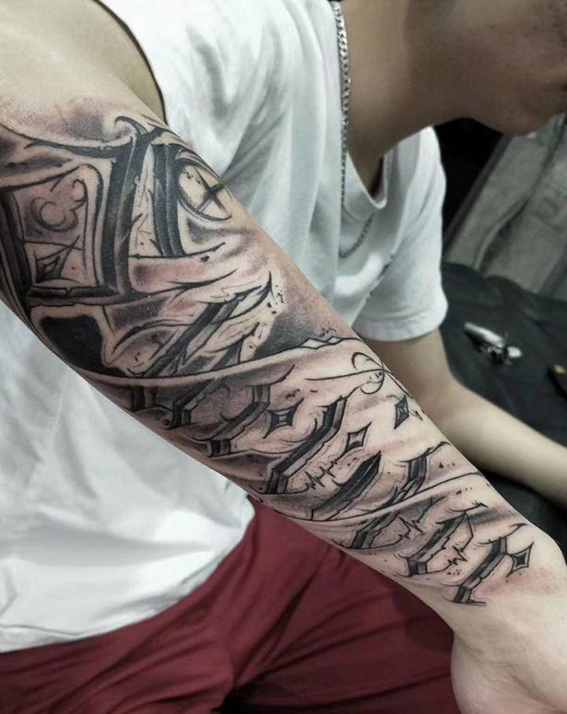 花体纹身图片_手臂手部花体字Old School纹身图案