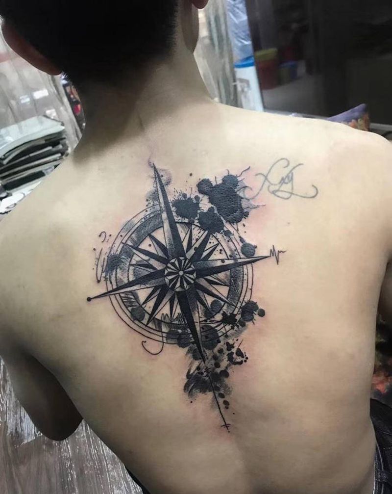 指南针纹身图片_背部腰部水墨新传统纹身图案