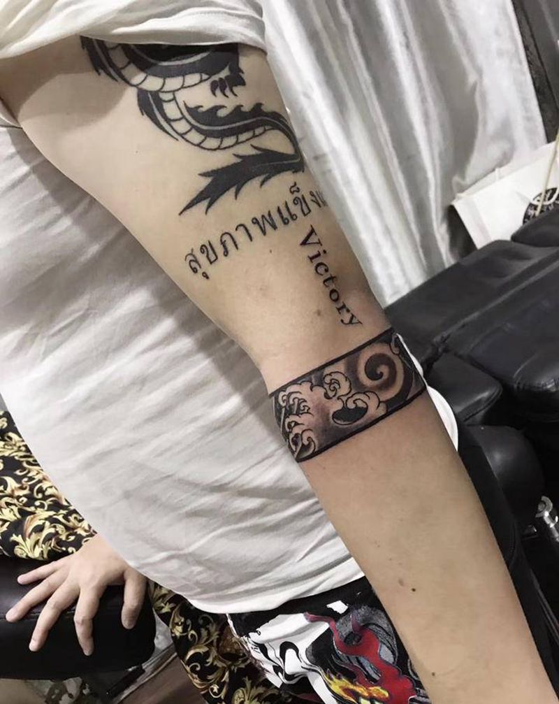 臂环纹身图片_手臂手部新传统几何纹身图案