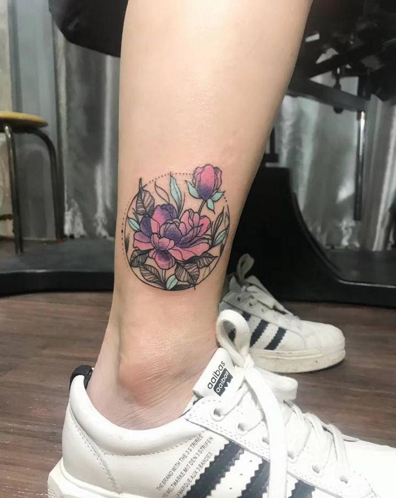 花纹身图片_脚部腿部水彩新传统纹身图案