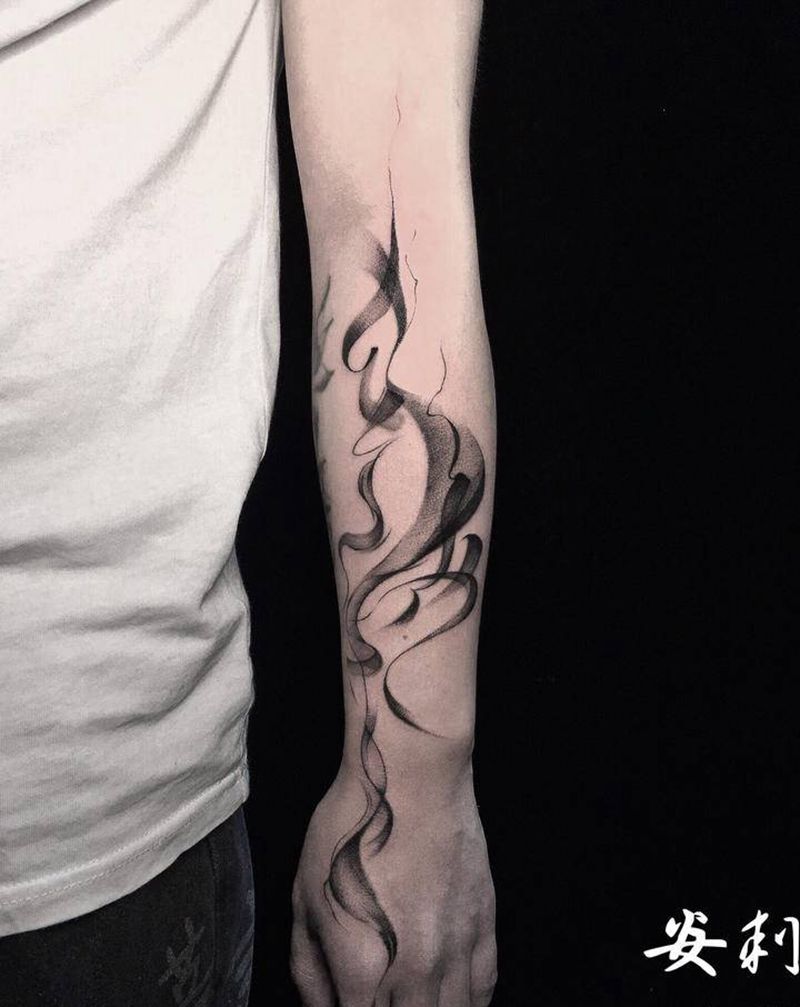 烟纹身图片_手臂手部点刺水墨抽象简约写意纹身图案
