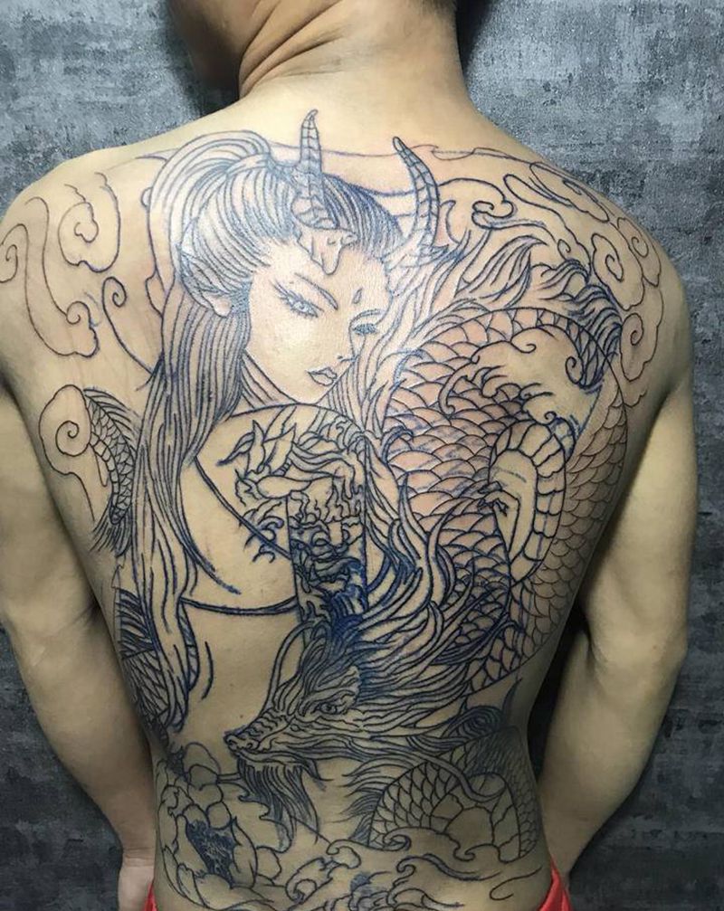 龙姬纹身图片_背部手部新传统纹身图案