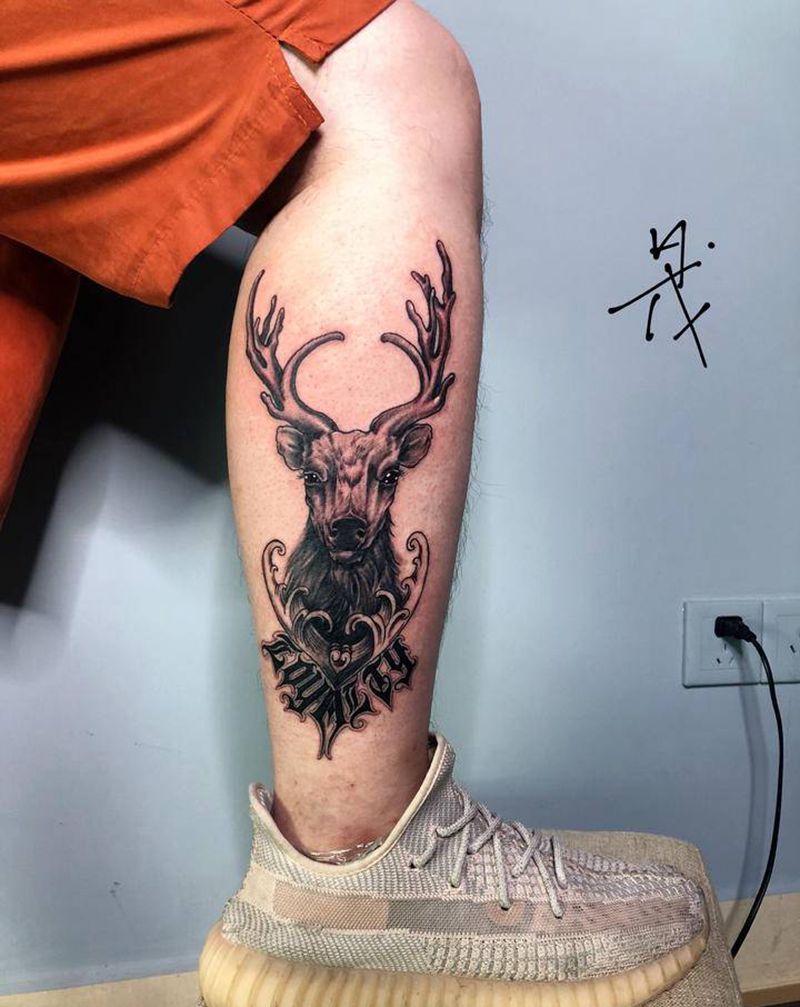 鹿纹身图片_腿部新传统纹身图案