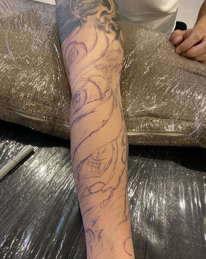 黑灰写实纹身图片_手部手臂欧美写实纹身图案