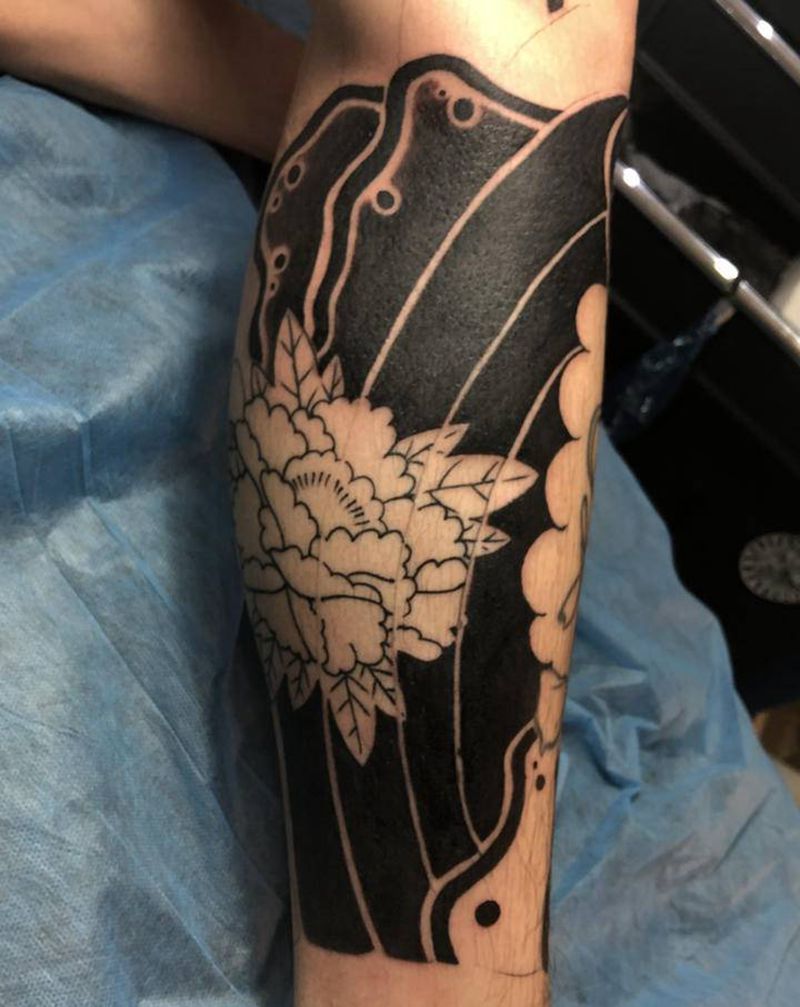 包小腿纹身图片_腿部老传统纹身图案