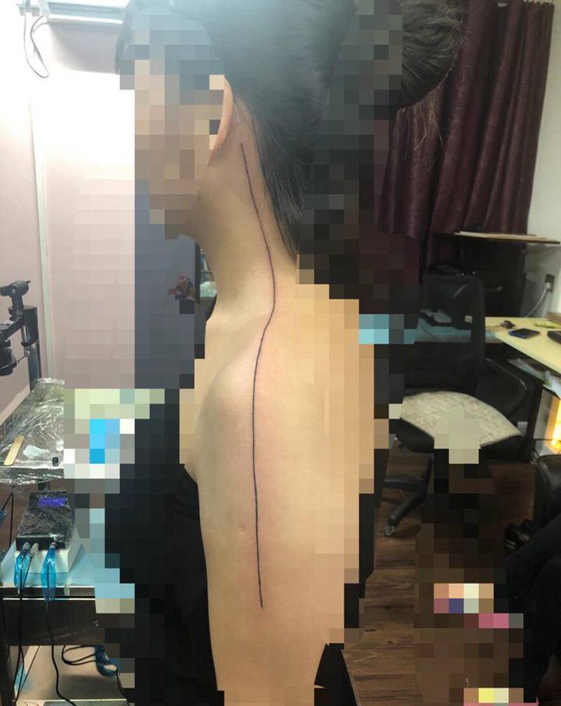 线纹身图片_肩部颈部几何纹身图案