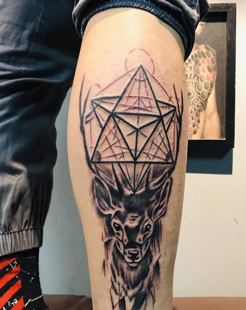 鹿头纹身图片_腿部纹身图案