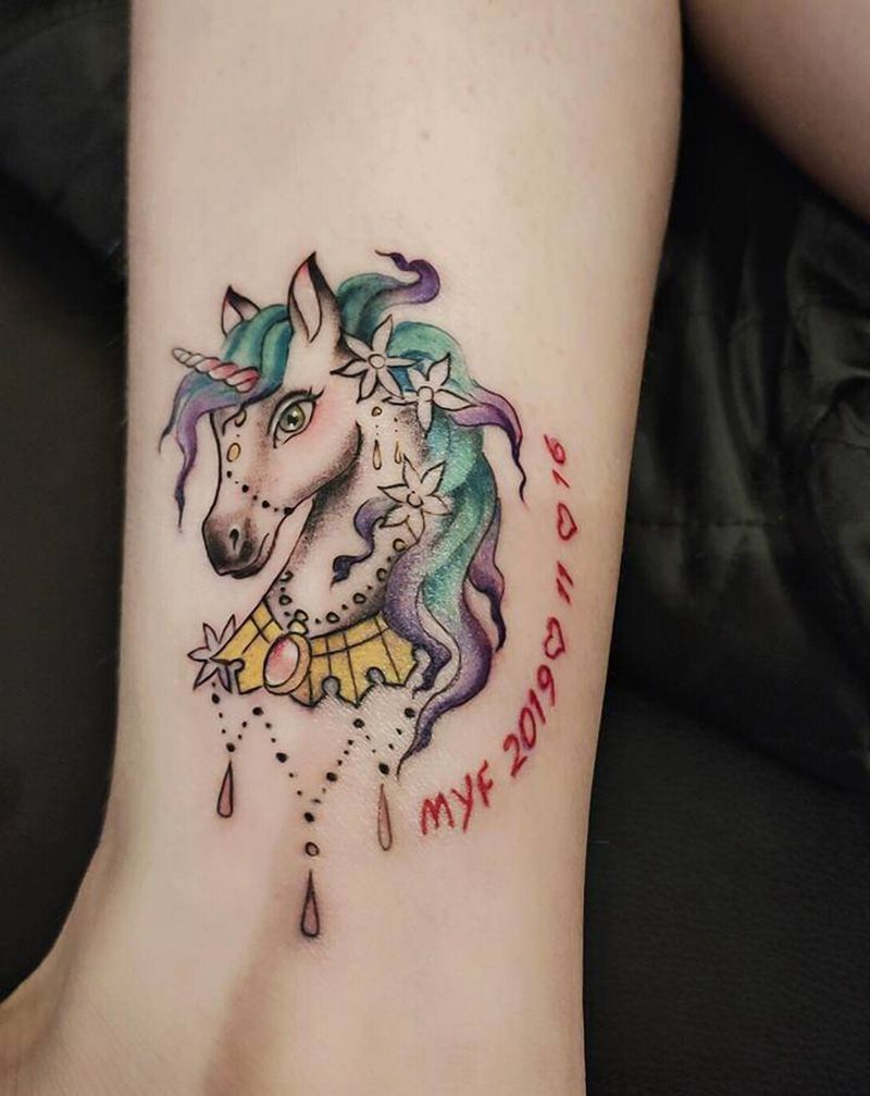 独角兽纹身图片_脚部纹身图案