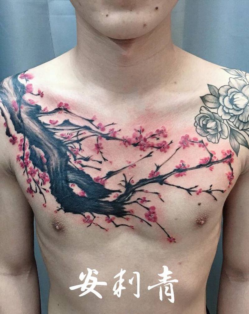 国画梅花纹身图片_肩部胸部水墨水彩遮盖彩色花胸纹身图案