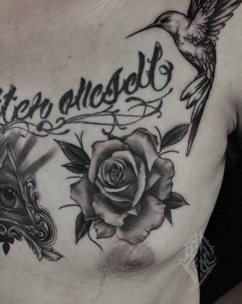 美玫瑰花纹身图片_胸部欧美写实纹身图案