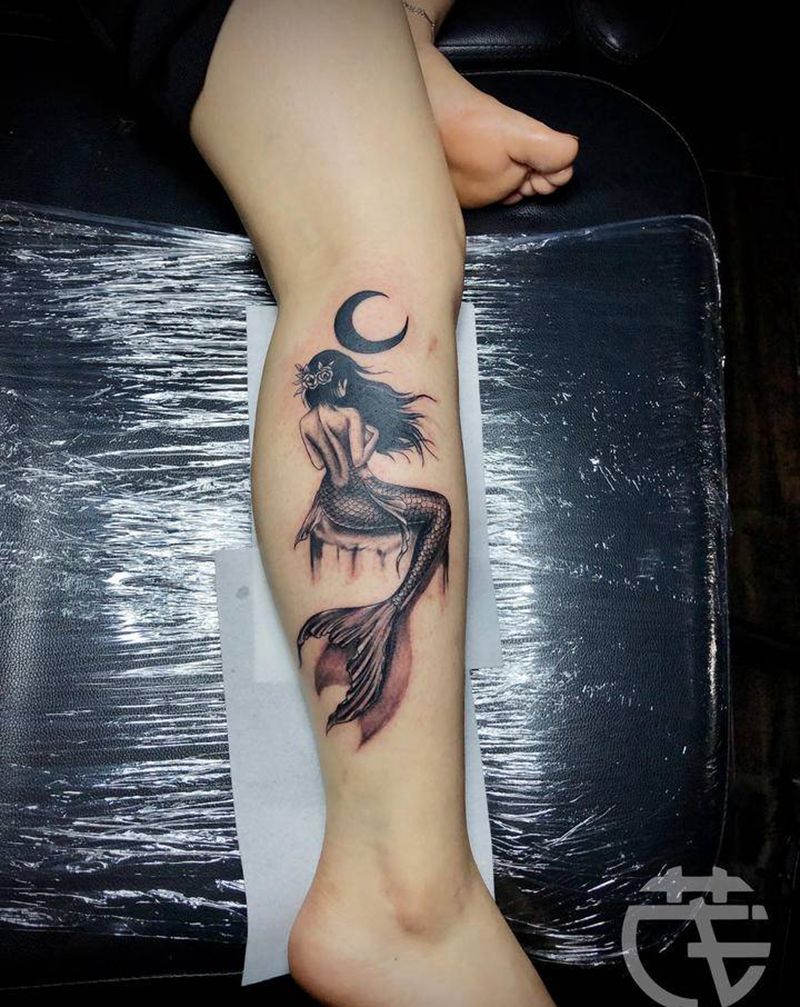 美人鱼纹身图片_脚部新传统纹身图案