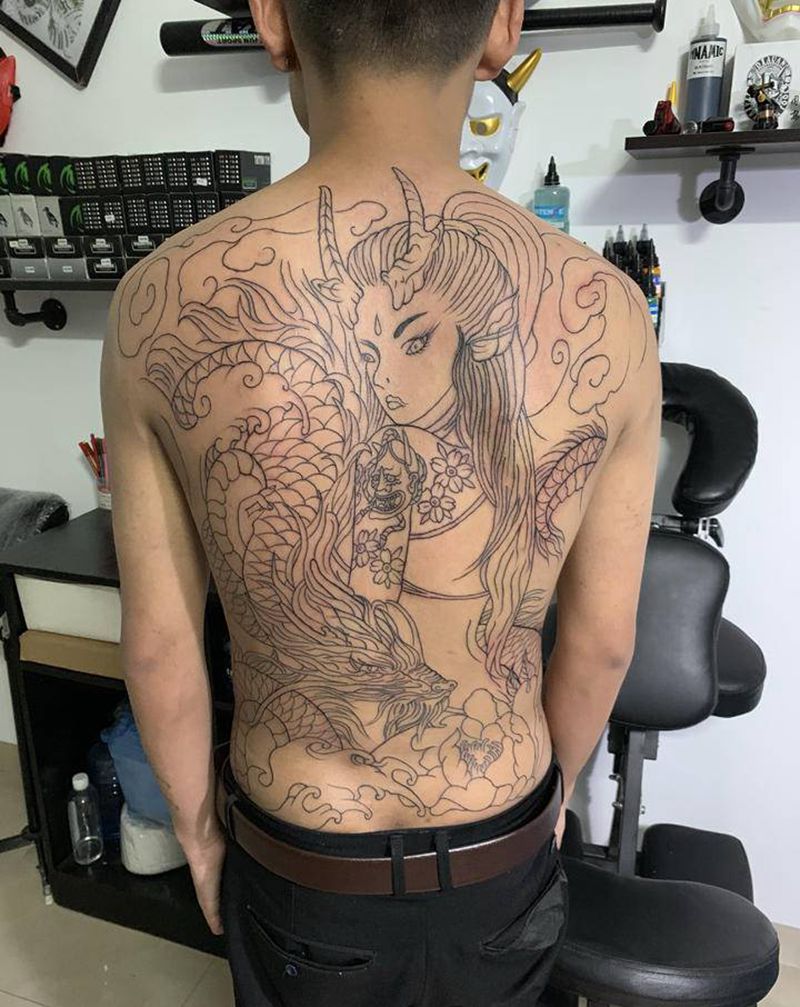 满背艺伎纹身图片_背部纹身图案