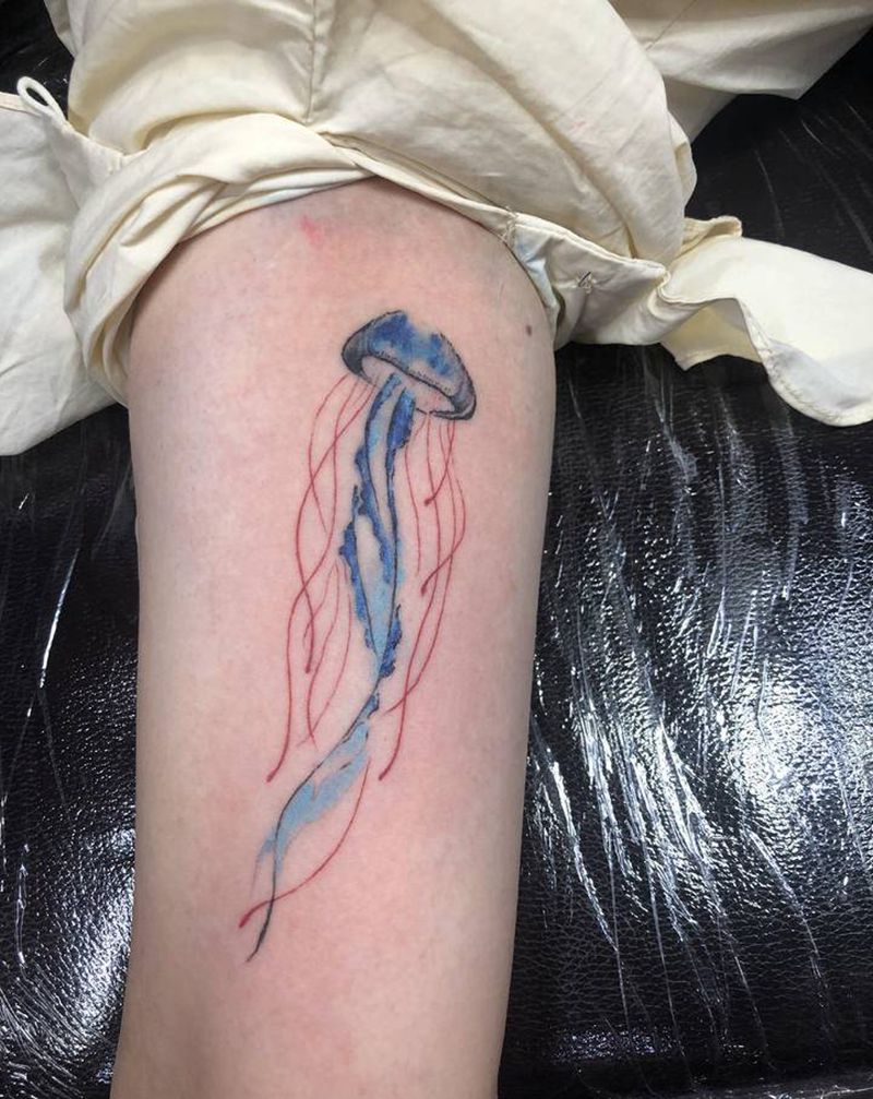 水母 （水彩）纹身图片_手臂水彩纹身图案