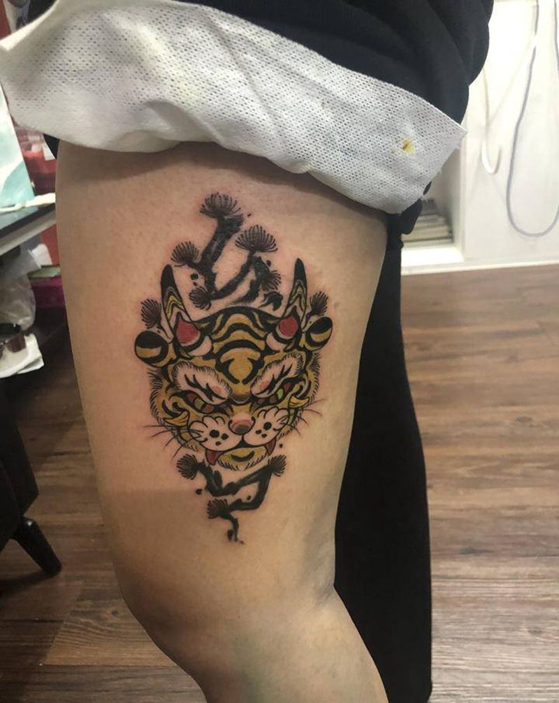 虎纹身图片_脚部水墨新传统纹身图案