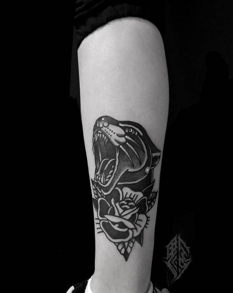 豹头纹身图片_腿部Old School纹身图案