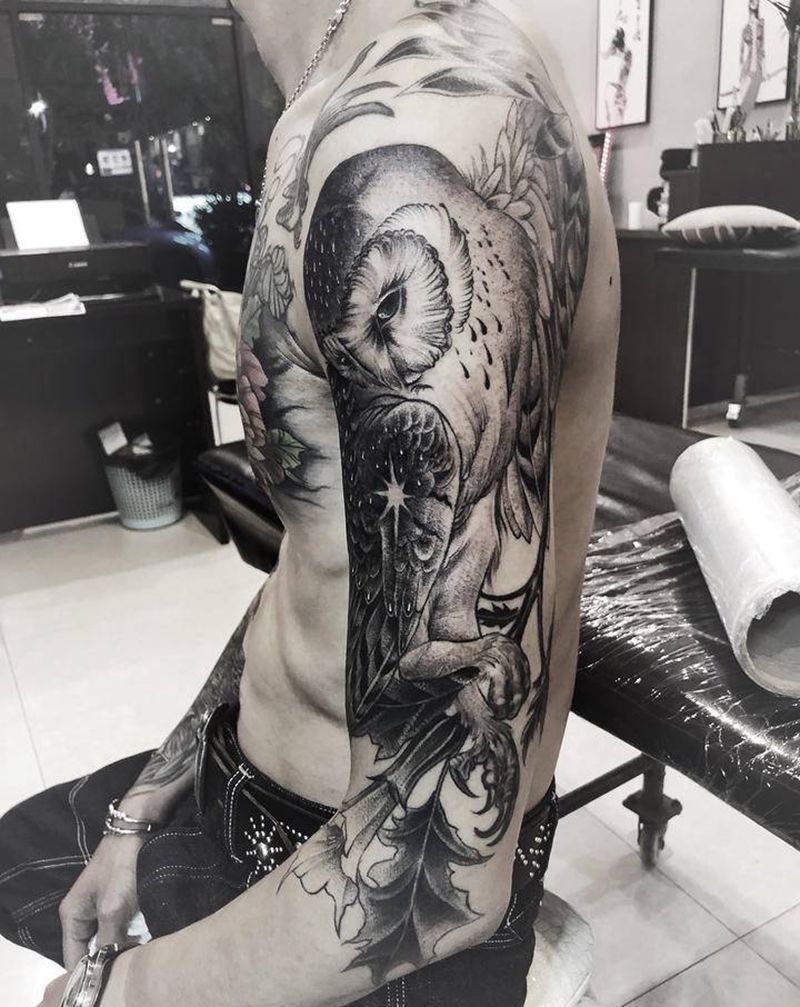 猫头鹰纹身图片_手臂点刺纹身图案