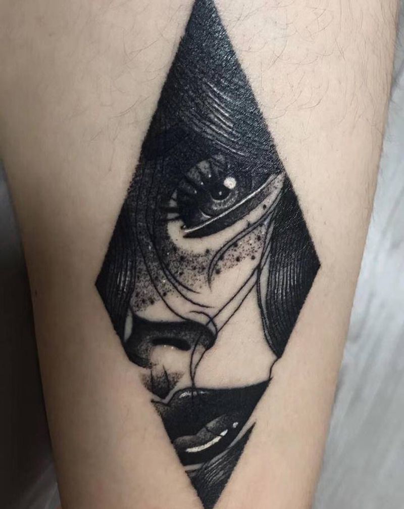 暗黑纹身图片_脚部点刺欧美写实纹身图案