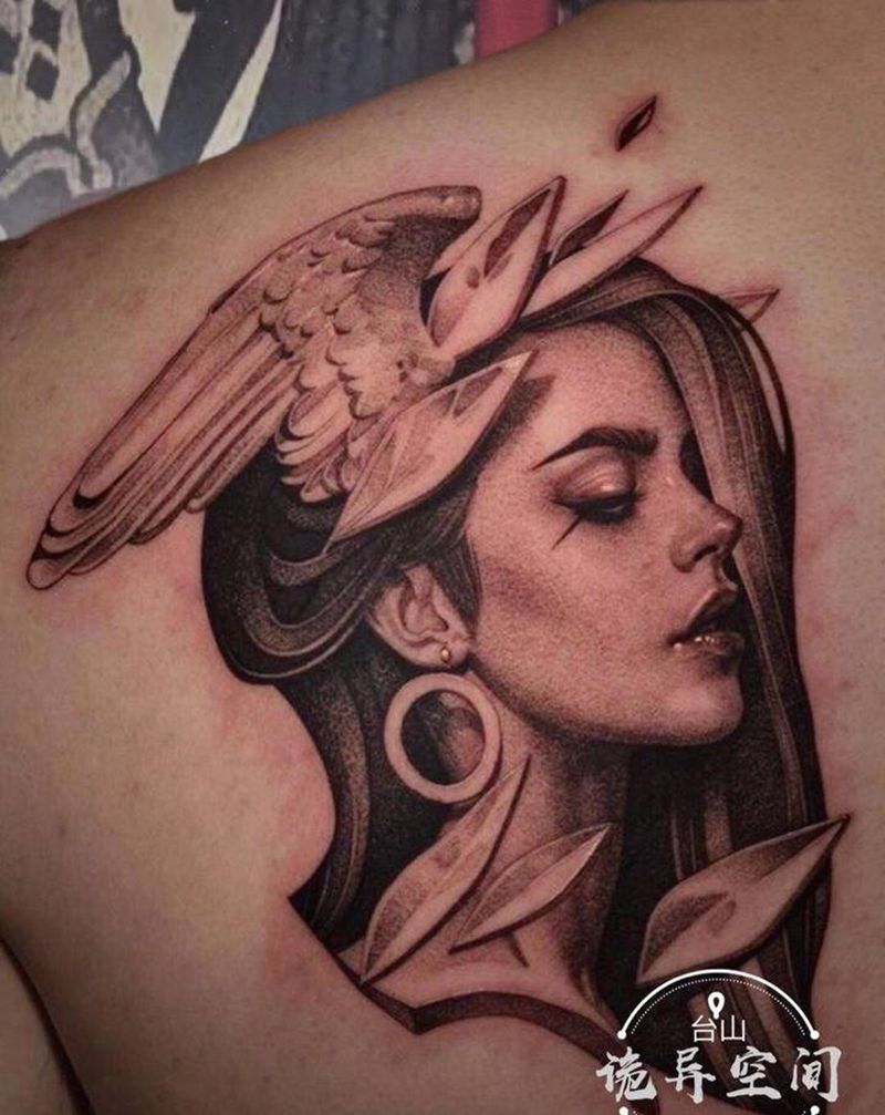 欧美纹身图片_肩部背部欧美写实纹身图案