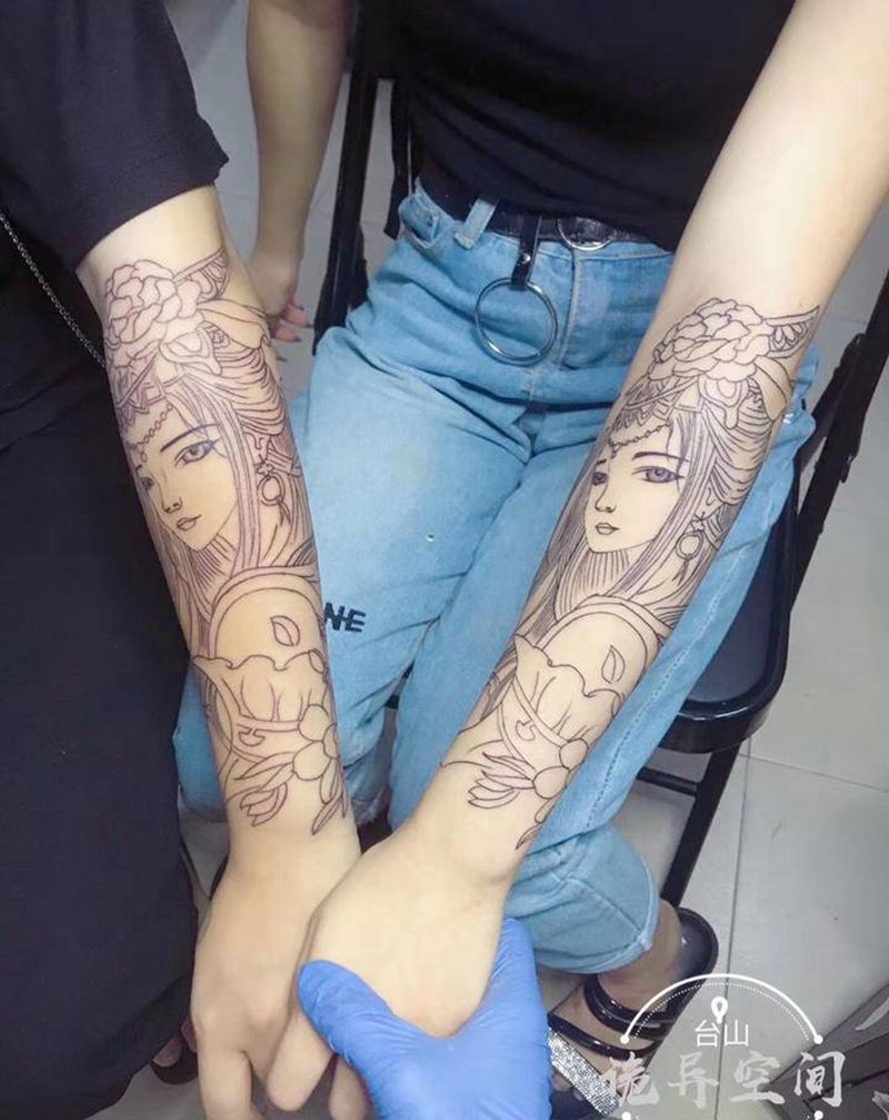 线条纹身图片_手臂新传统纹身图案