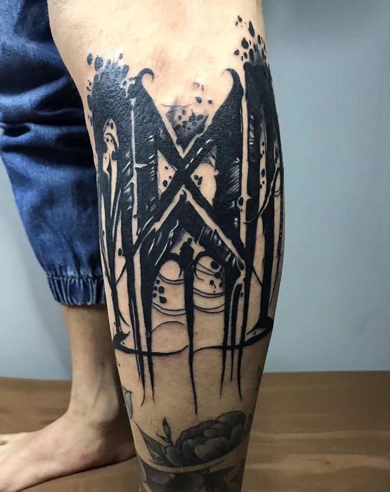 暗黑白羊座纹身图片_腿部花体字纹身图案