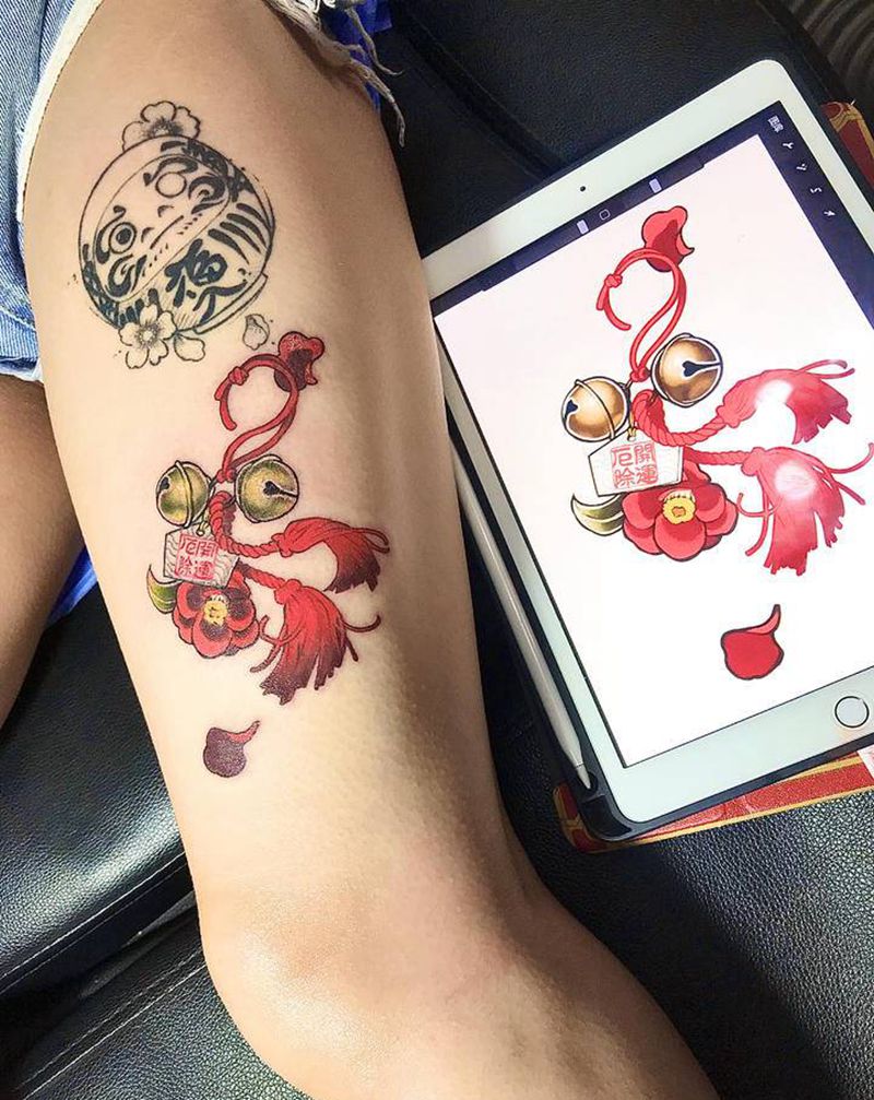 金铜铃流苏纹身图片_腿部原创设计纹身图案