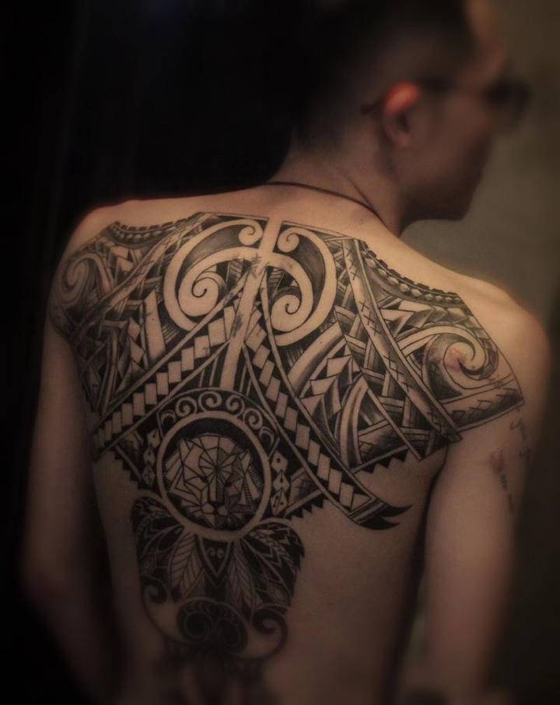 无题纹身图片_背部图腾纹身图案