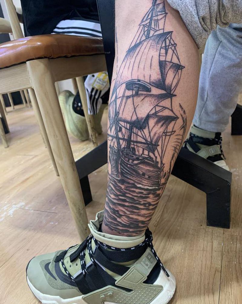 帆船纹身图片_腿部欧美写实点刺纹身图案