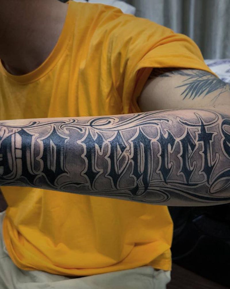 无憾纹身图片_手臂手部花体字图腾此生无憾纹身图案