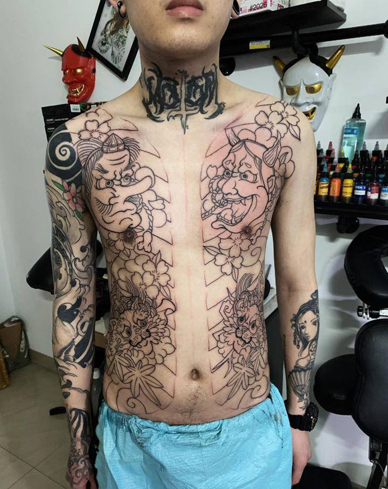 开衫线条（手臂非本店）纹身图片_胸部纹身图案