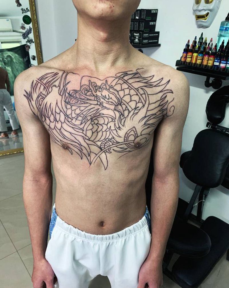 花胸线条纹身图片_胸部纹身图案