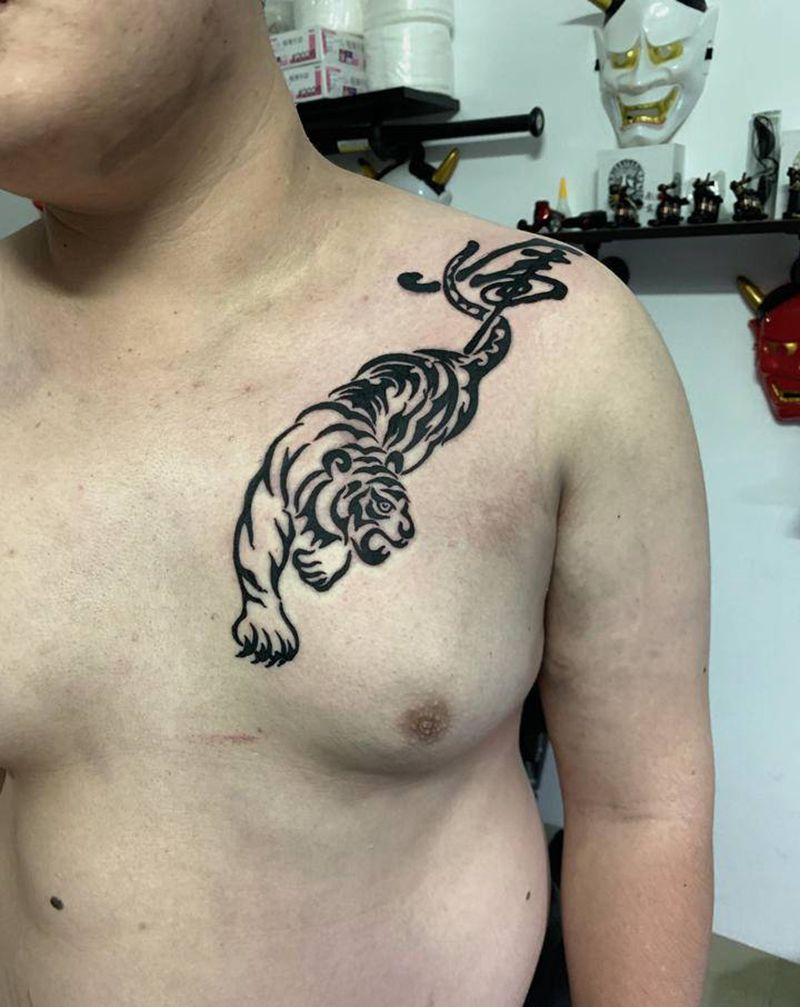 图腾虎纹身图片_胸部纹身图案