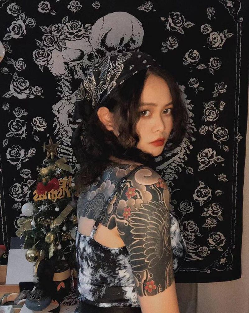 遮盖大臂接小半背纹身图片_肩部背部老传统纹身图案