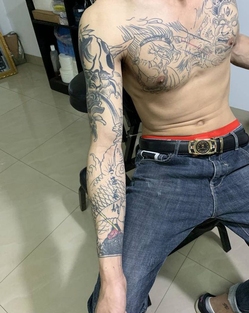 修改花臂纹身图片_手臂手部老传统纹身图案