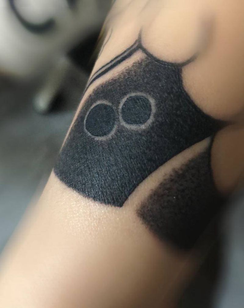 老传统板雾(局部)纹身图片_手臂老传统纹身图案