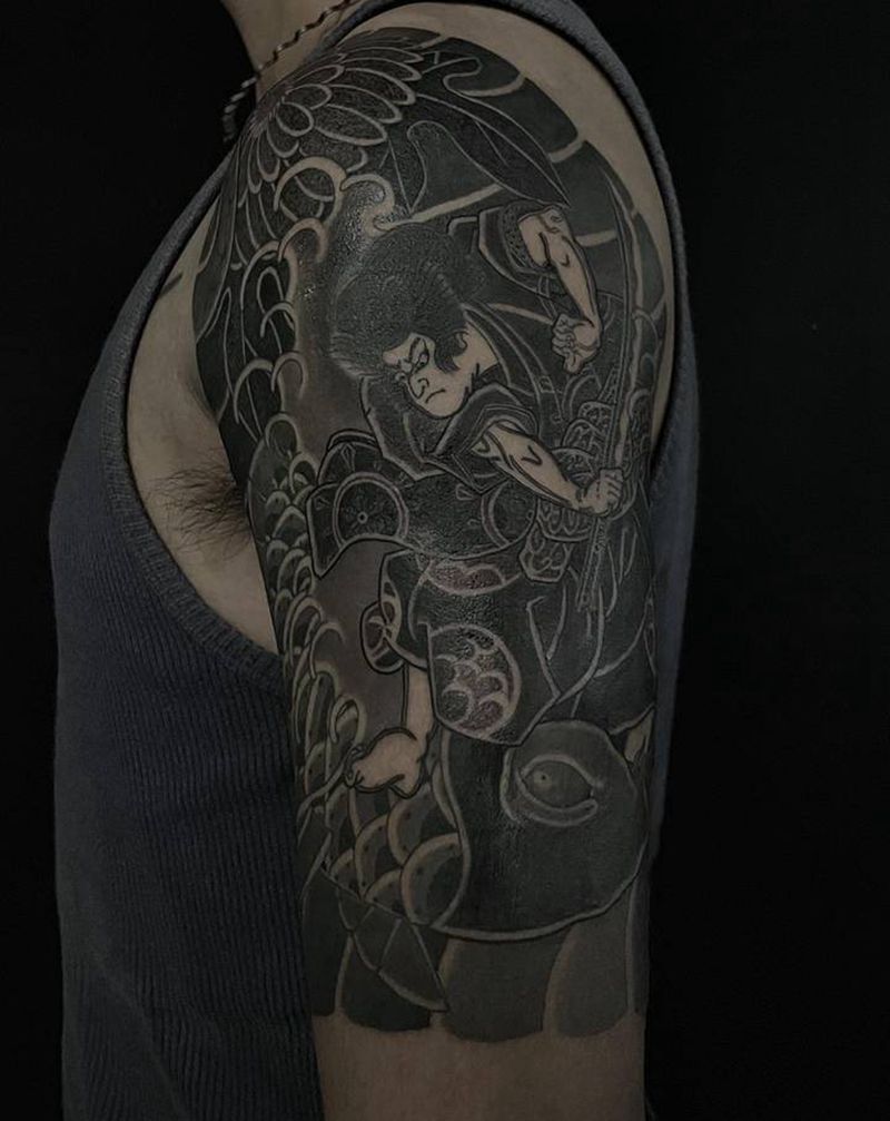 包大臂传统鬼若丸退鲤纹身图片_肩部手臂老传统纹身图案