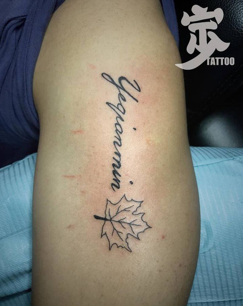 爱人名字+枫叶纹身图片_手臂花体字纹身图案
