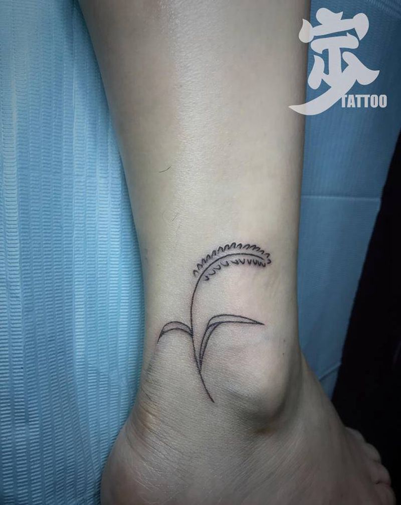 狗尾巴草纹身图片_脚部点刺几何纹身图案