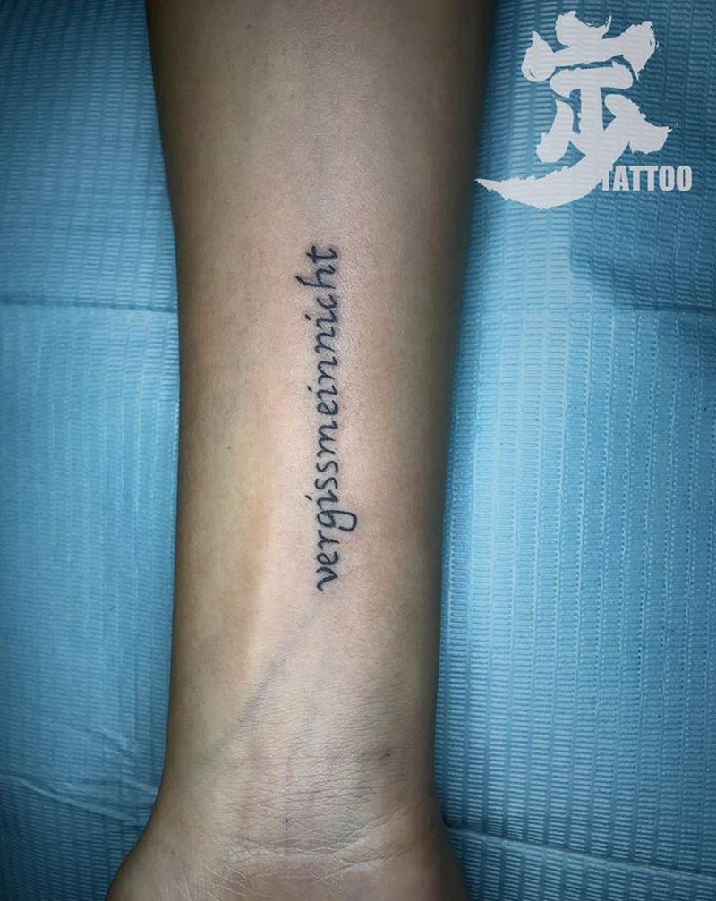 德文纹身图片_手臂花体字纹身图案