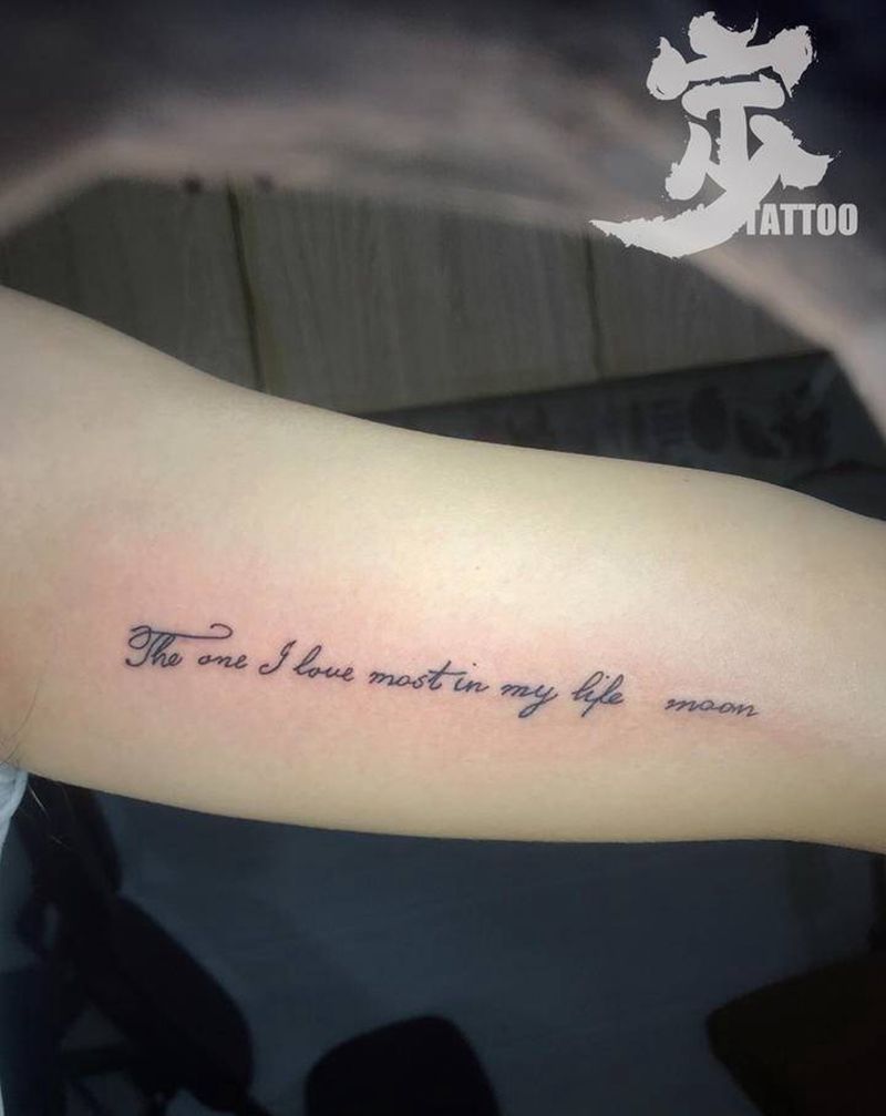 小英文纹身图片_手臂花体字几何纹身图案